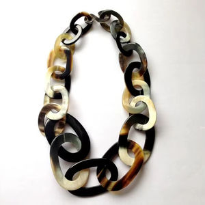 Collar de cuerno hecho a mano de primera calidad con construcción duradera, ideal para joyería de moda duradera y accesorios de uso diario. - Product Image 1