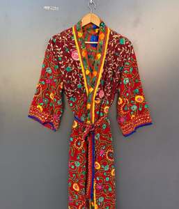 Al por mayor, Kimonos y Chaquetas de Lujo para Descanso, Hechos a Mano, de Algodón 100%, Suaves para Invierno, Estilo Boho con Bordado Floral, de la India - Product Image 3