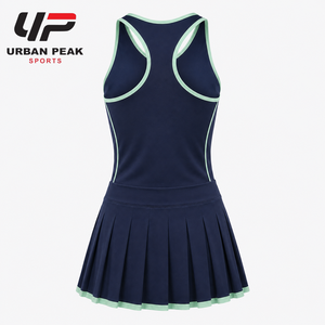 Uniforme de tenis elegante para mujer con top deportivo sin mangas, falda plisada y cintura cómoda para un estilo clásico en la cancha. - Product Image 3