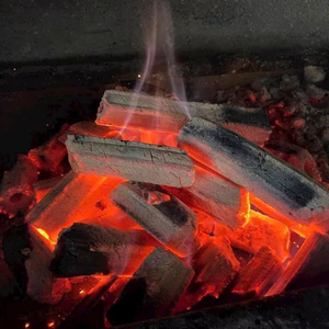 Charbon de bois en briquettes de sciure de bois dur du Vietnam de qualité supérieure, combustible pour barbecue sans fumée, haute teneur en carbone, faible teneur en cendres, combustion longue durée 6 heures, vente en gros - Product Image 1
