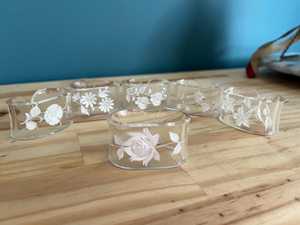 Resin Waterproof Traditional Style Round Napkin Rings for Restaurant Wedding Party Table Decor Handmade Customized Manufacturer - Product Image 1