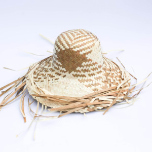 หมวกไม้ไผ่ทอมือลายตารางหมากรุก – สไตล์งานฝีมือแบบชนบท ปักมือ เหมาะสำหรับชายหาด ลำลอง กลางแจ้ง และทำสวน - Product Image 1