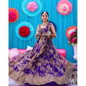 ROPA DE BODA GEORGETTE BORDADO IMPRESO DIGITAL SECUENCIA TRABAJO LEHENGA CHOLI CON DUPATTA PÚRPURA - Product Image 1