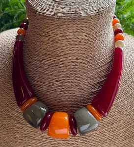 Collar de Bolas Redondas de Resina Marmoleada en Tonos Tierra Mixtos, con Cuentas Acrílicas, Joyería de Declaración Voluminosa para Mujer, Collar de Esferas de Plástico - Product Image 5
