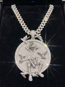 Collier pendentif rond en moissanite motif oiseau, couleur argent, bijou tendance pour cadeau et mode - Product Image 1