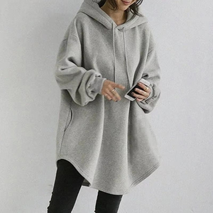 Usine OEM spécialisée dans les collections de streetwear de haute qualité, offrant des options de logo personnalisé pour les sweats à capuche en coton pour femmes. - Product Image 1
