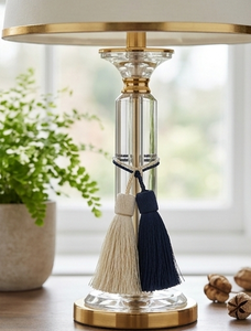 Pompons crème pour la décoration de la maison et du bureau - Product Image 3