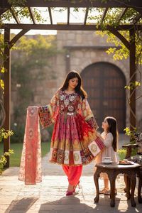 Robes Traditionnelles Afghanes Kuchi Vintage en Dentelle Taille Personnalisée pour Femmes – Fabricant Exportateur de Vêtements Casual Pashtun de Haute Qualité - Product Image 2