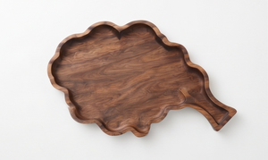 Plateau de service en bois de manguier finition noyer robuste, plateau abstrait avec rebord surélevé et silhouette créative - Product Image 5
