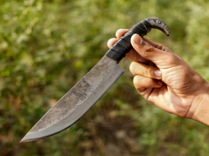 Cuchillo Vikingo Hecho a Mano con Punta de Lanza con Diseño de Cara de Cuervo, Mango de Cuero, Acero con Alto Contenido de Carbono de Grado Industrial, Coleccionable, OEM - Product Image 3