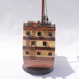 Estante de madera - Sección transversal del HMS Victory - Muebles náuticos modernos para sala de estar - Product Image 3