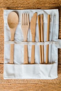 Juego de Cubiertos de Bambú de 5 Piezas, Reutilizables, Sostenibles, Aptos para Lavavajillas, Fáciles de Limpiar, Utensilios de Viaje con Estuche de Transporte - Product Image 1