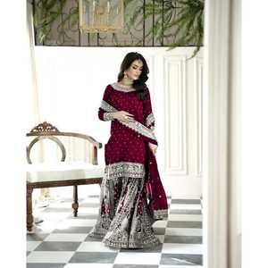 Conjunto de Top-Gharara y Dupatta de Lujo con Bordado Pesado y Lentejuelas, Salwar Kameez de Poliéster para Bodas - Product Image 2