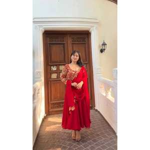 Belle fête porter haut-bas et Dupatta ensemble élégant robes de bal Look - Product Image 3