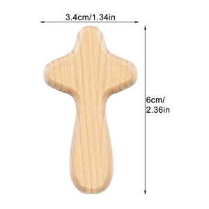 Mini Mano de Madera Sosteniendo la Cruz, Regalo Religioso Cristiano - Product Image 6