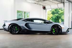 Lamborghini Aventador Ultimae 780LP 6.5L V12 usado del 2022 - Product Image 5