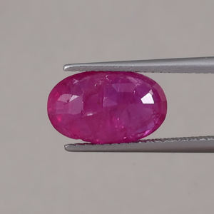 Rubis rose naturel de qualité AAA, 5,76 carats, taille ovale 13x8mm, certifié par un tiers, taillé à la main, vente en gros pour la fabrication de bijoux - Product Image 3