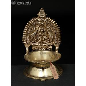 Gajalakshmi Diya เล็ก4นิ้วทำด้วยมือทำจากทองเหลืองของตกแต่งบ้านผลิตในอินเดีย - Product Image 2