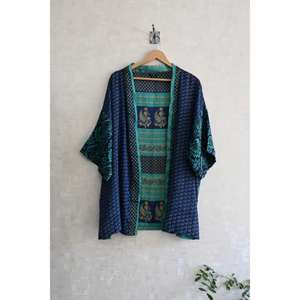 Kimono de Seda Indio Hecho a Mano para Mujer, Bata Corta Estampada para Estar en Casa o Dormir - Product Image 2