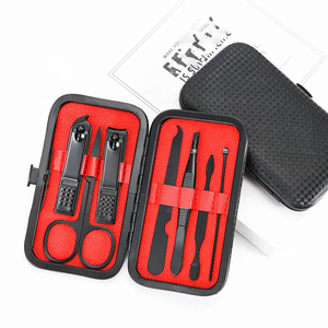 SurgicoQuery Kit de manucure professionnel classique luxueux 7 en 1 en acier inoxydable, ensemble de toilettage portable avec étui - Product Image 6