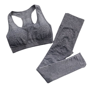 Ensemble de sport gris pour femme : Soutien-gorge de sport dos nageur et leggings taille haute sans couture, respirant, maintien moyen, idéal pour le yoga et l'entraînement - Product Image 2