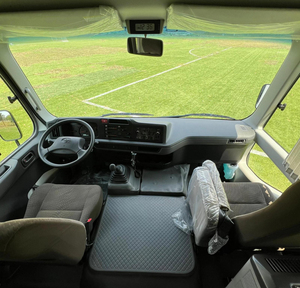 Autobús Toyota Coaster Usado de 30 Asientos con Motor de Gasolina 2TR para Viajes de Larga Distancia - Transmisión Automática - Product Image 3