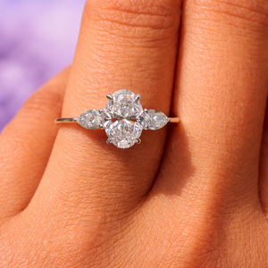 Anillos de diamantes de talla ovalada para mujer, con tres piedras de 1CT, 2CT, 3CT, diamantes cultivados en laboratorio, claridad VVS, certificados por IGI, oro macizo de 14K y 18K - Product Image 2