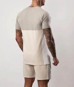 Ensemble T-shirt et short pour homme, personnalisé, respirant, à séchage rapide, avec empiècements contrastés, tenue de sport confortable en 2 pièces - Product Image 2