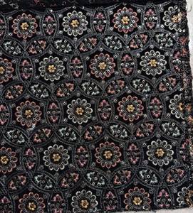 Terciopelo negro tejido con motivo floral circular y patrón de lentejuelas, material base para chaqueta étnica de mujer, lehenga nupcial, abaya. - Product Image 1
