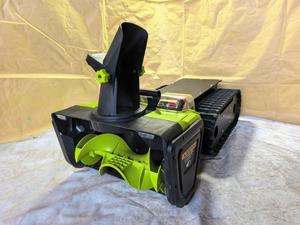 Robot souffleur de neige haute puissance 1500W avec protection IP65 et portée de projection de 7,6 m pour le dégivrage des cours - Product Image 5