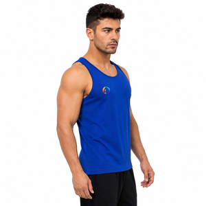 Bordes impecables y tela suave que brindan comodidad para la camiseta sin mangas para hombre, con tejido transpirable para actividades al aire libre y rutinas diarias. - Product Image 2