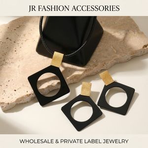 ชุดต่างหูและสร้อยคอ - Product Image 2