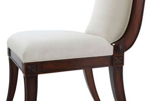 Chaise de salle à manger à dossier médaillon néoclassique français, en bois de mahogany massif, pour une utilisation luxueuse à la maison et à l'hôtel - Product Image 4
