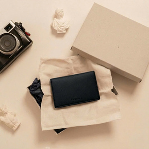 Tarjetero Delgado de Cuero Sintético de Microfibra Ecológico de Beena, Cartera Plegable Minimalista con Grabado, Unisex, Corta, para Uso Diario - Product Image 3
