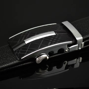 Cinturón Clásico de Cuero Genuino Premium para Hombre con Hebilla de Acero |   Cuero Vacuno Resistente, Transpirable e Impermeable, con Logotipo Personalizado Disponible - Product Image 4
