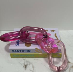 Sculpture de luxe en résine multicolore à maillons de chaîne, accent décoratif moderne pour table basse, étagère, décoration intérieure tendance - Product Image 2