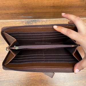 Porte-cartes en cuir de vachette usiné à la main avec blocage RFID au design de luxe personnalisé longs portefeuilles pour femmes pochette à fermeture éclair en cuir de vachette - Product Image 6