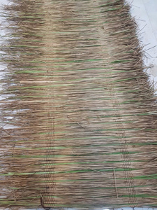 Panneaux de toiture en chaume naturel en vrac du Vietnam pour application de couverture de toit extérieur pour hôtels et complexes hôteliers - Product Image 5