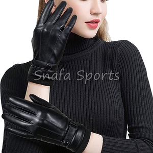 Gants de golf pour droitier en cuir de qualité supérieure, avec logo en patch de caoutchouc imprimé sur mesure, élégants, confortables et durables. - Product Image 3