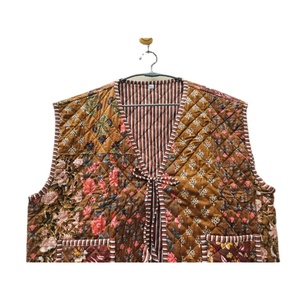 Veste en coton faite à la main à rayures imprimées bohèmes manches Burfi matelassées légères et confortables vêtements d'été vintage en lin durable - Product Image 4