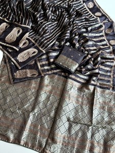 Sari Royal Pallu Traditionnel pour Mariage, en Soie Satinée de Luxe Meenakari, Jacquard Héritage, pour Soirée, Saree Premium en Satin Fendy - Product Image 3