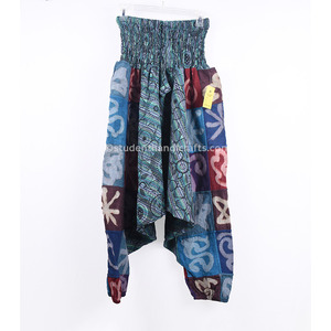 Pantalon en coton pour le voyage, accessoire essentiel confortable pour le sac à dos - Product Image 1
