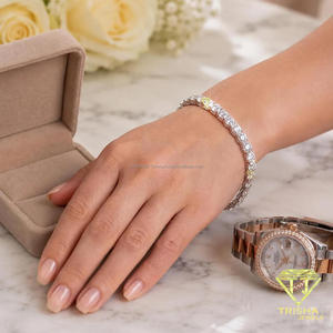 Bracelet classique rond avec pierres précieuses, finition argentée, bijoux minimalistes pour les fournisseurs en gros et les collections de détail - Product Image 3