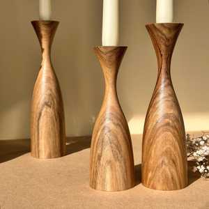 Candelabro de Madera Maciza con Elegante Diseño de Reloj de Arena para Interiores de Hogar Moderno, Sala de Estar, Comedor, Dormitorio y Regalos - Product Image 6