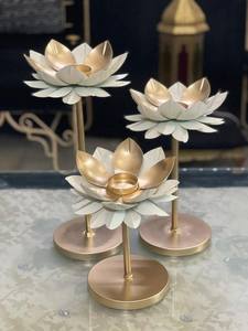 เชิงเทียนโลหะตกแต่งสไตล์โมเดิร์นสำหรับตกแต่งบ้าน - Product Image 1
