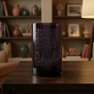 Porte-bougie votif en métal noir avec découpe florale pour une ambiance lumineuse et chaleureuse - Product Image 3