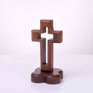 Croix en bois élégante de la Terre Sainte pour la prière, à poser sur table ou à suspendre au mur, idéale pour les églises - Vente en gros - Product Image 3