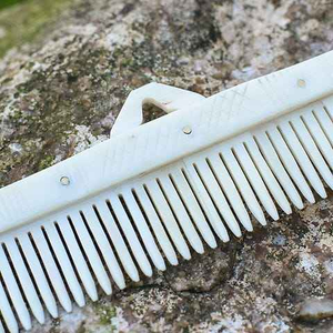 Viking Camel Bone Hair Comb Handcrafted From Natural Agate Material Fashionable Head Massage Scraping Comb Direct From India - Product Image 2