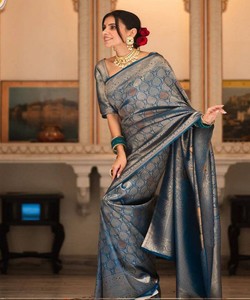 Sari Tradicional Indio de Seda con Borde Azul Estampado para Bodas, Estilo Banarasi, Largo hasta el Suelo, Corte Regular para Mujer - Product Image 3