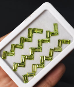 Peridoto Natural Corte Baguette Suelto 10x5 mm Gema Suelta para Fabricación de Joyas - Product Image 2